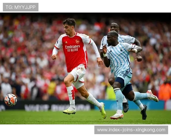 阿森纳以灵活传递展开攻势,凯蒂亚拉扯空间明显